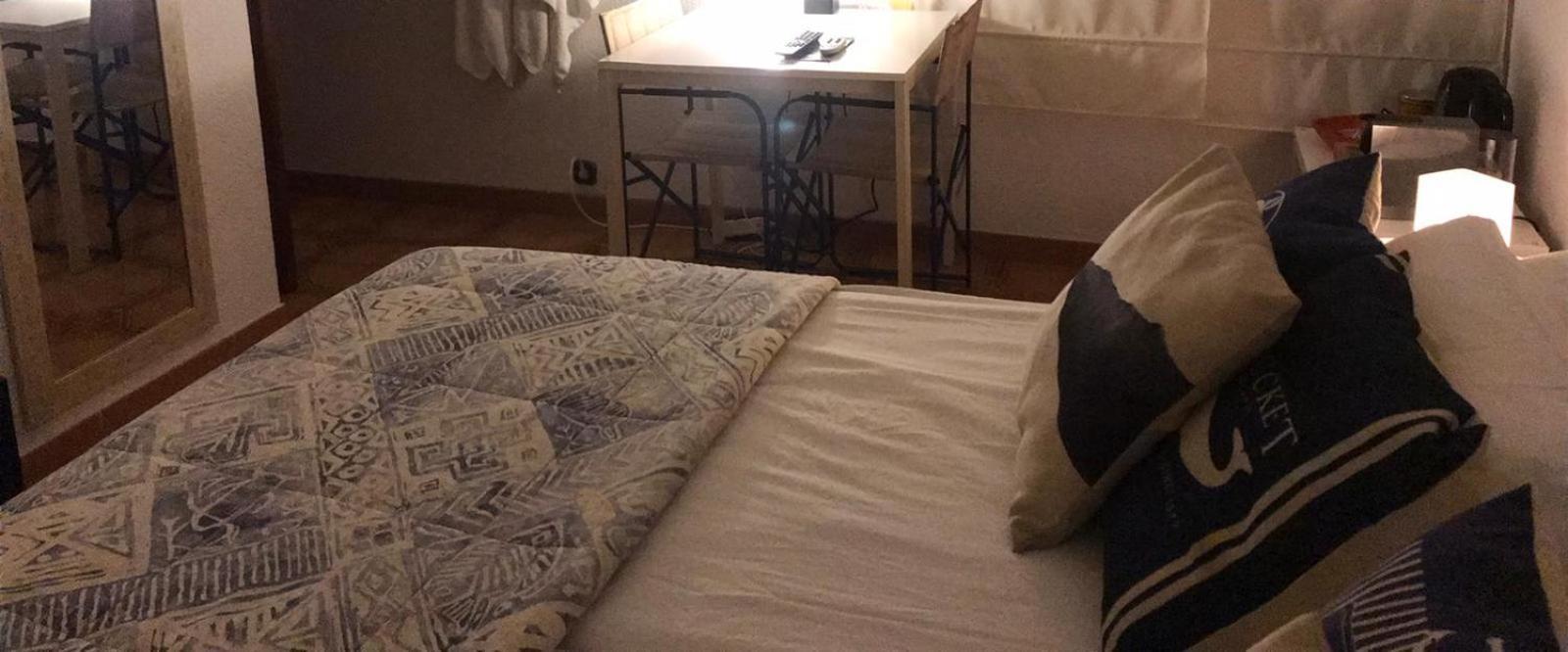 Bed&Coffee - Habitacion En Vivienda Habitual Lägenhet Santa Pola Exteriör bild